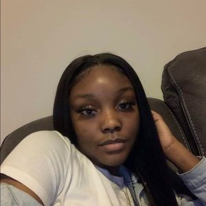 Meet your Posher, Raynaria